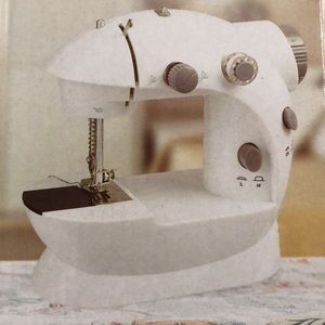 Brand NEW! Beacon Hill miniature sewing machine